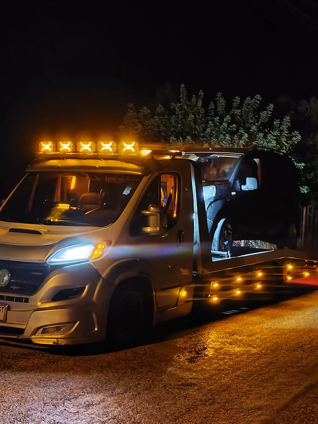 Antalya oto çekici: Antalyaat24 çekici aracı